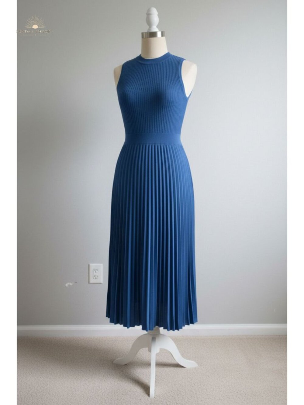 Elegant Sleeveless Pleated A-Line Midi Sweater Dress